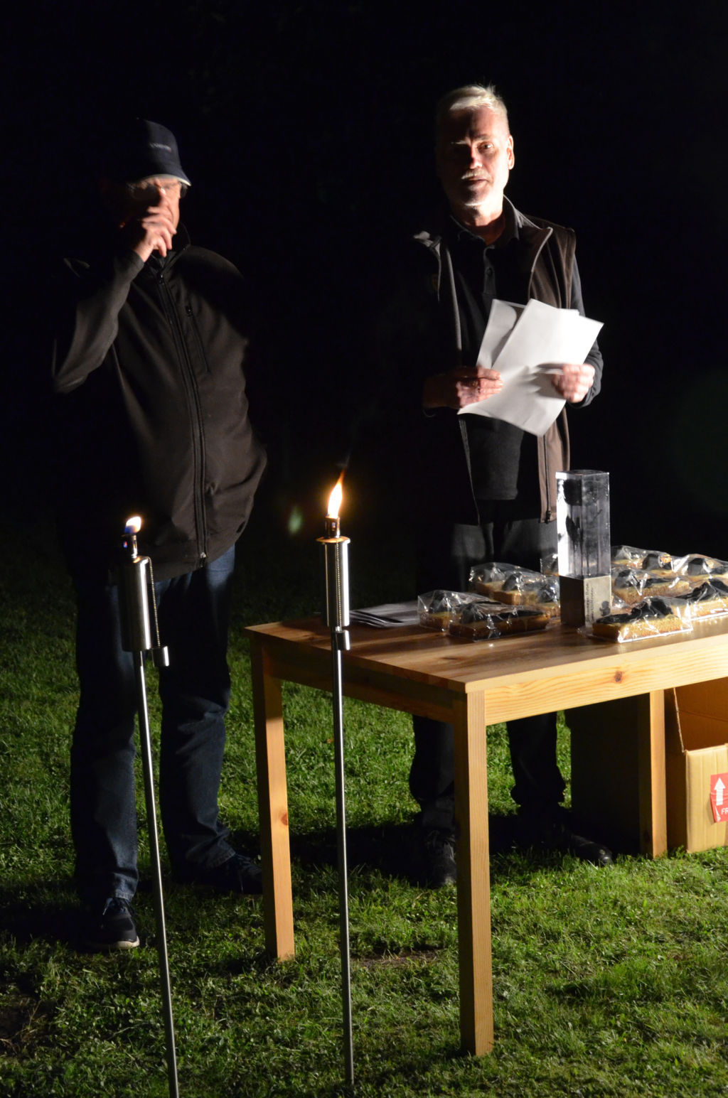 Siegerehrung durch Thomas und Otto