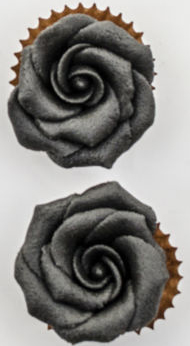 schwarze Marzipan-Rosen