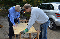 OSB-Platten zuschneiden und evtl. ausparen